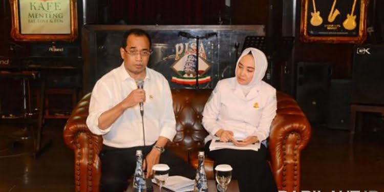 Gelombang Tinggi, Menhub Perketat Izin Berlayar