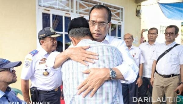 Menhub Prihatin Musibah KM Lestari Maju