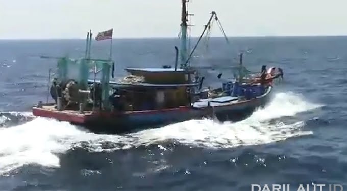 Hiu Macan Tutul Tangkap Kapal Berbendera Malaysia