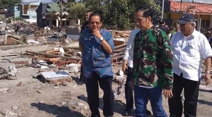 Tiba di Palu, Presiden Tinjau Lokasi Terdampak Bencana