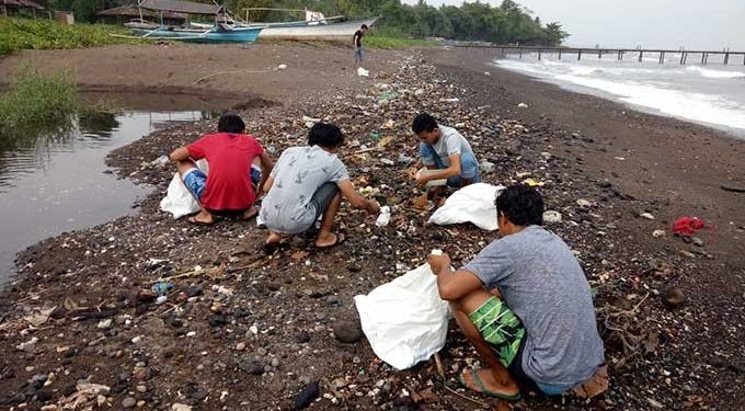 Kemenko Maritim Ajak Masyarakat Manado dalam “Aksi Bersih”