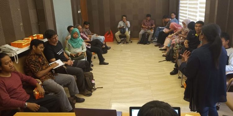 Diskusi sampah plastik