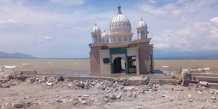 Gempa dan tsunami