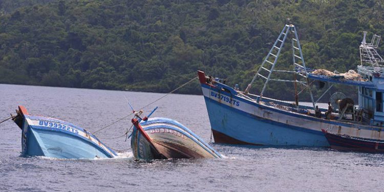 13 Kapal Ikan Asing Pelaku Illegal Fishing Ditenggelamkan di Natuna