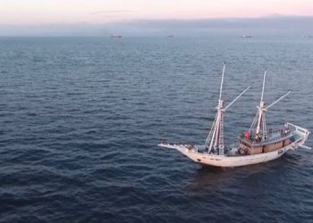 BKIPM Makassar Kampanye Peduli Laut dan Sailing Trip dengan Pinisi