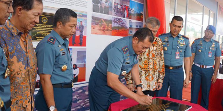 Pangkoarmada I Resmikan Pabrik Pengolahan Rumput Laut