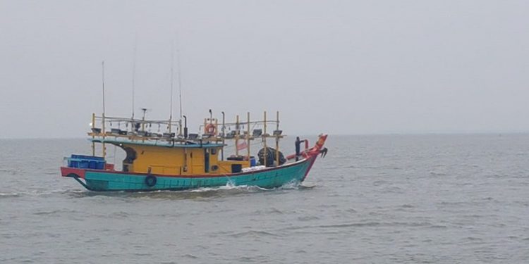 Kapal Ikan Malaysia, Awak Thailand Ditangkap di Selat Malaka