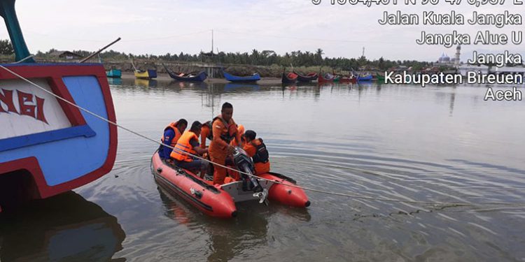 Nelayan Bireuen Jatuh di Laut Jangka