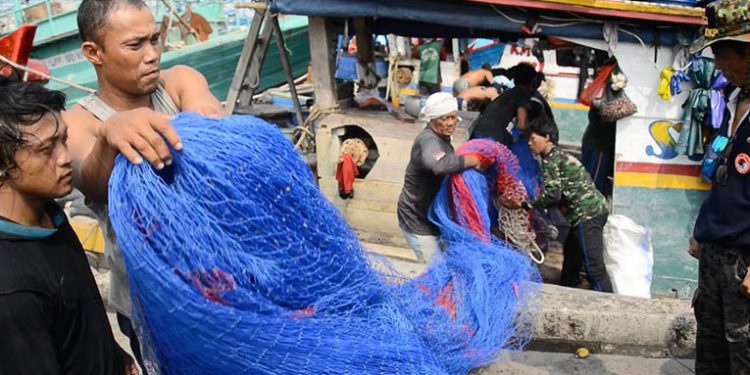 102 Kapal Ikan Ganti Jaring Trawl dengan Alat Tangkap yang Ramah Lingkungan