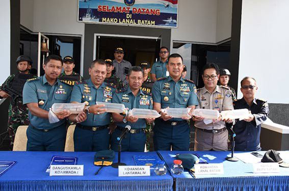 TNI Angkatan Laut Gagalkan Penyelundupan Benih Lobster dari Batam ke Singapura
