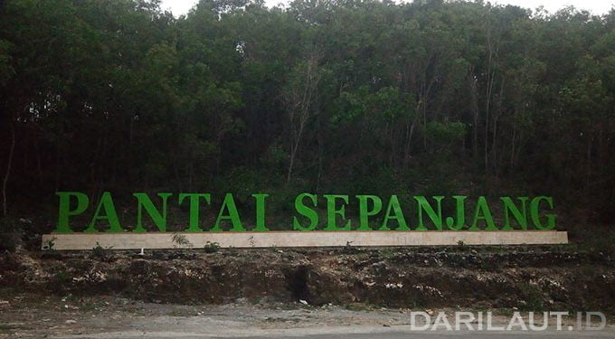 Menikmati Libur Tahun Baru di Pantai Sepanjang, Gunung Kidul, Yogyakarta