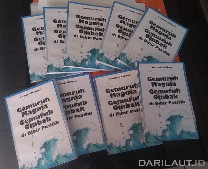 Buku Gemuruh Magma Gemuruh Ombak di Bibir Pasifik, penerbit Yayasan Serat Manado. FOTO: AIS KAI