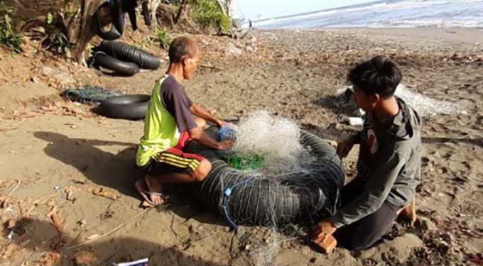 Kisah Nelayan Ban Penangkap Lobster