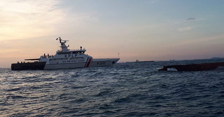 Tenggelam di Malaysia, Bangkai Kapal Berbendera Dominica Mengarah ke Perairan Riau