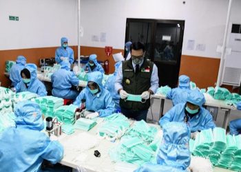 Jawa Barat Bikin Jutaan Masker Bedah Standar WHO