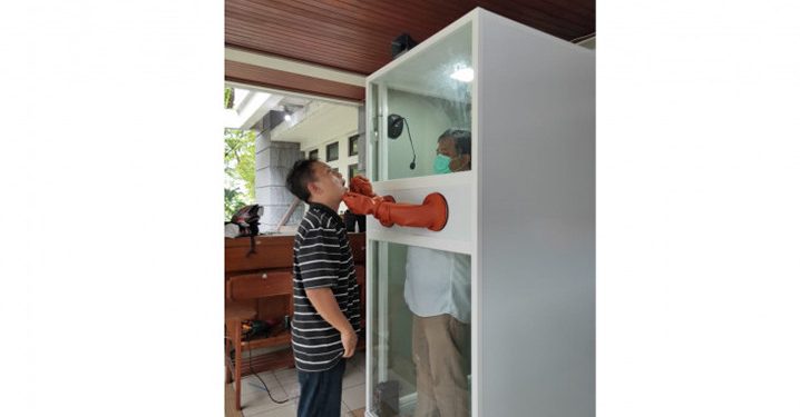 Dosen UGM Kembangkan Bilik Swab Covid-19
