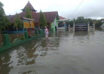 Kawasan Pesisir Cilacap Terendam Banjir Rob