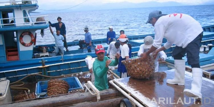 Nelayan Indonesia di Mindanao Dapat Bantuan Paket Makanan