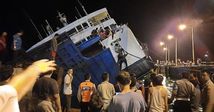 Kapal Dharma Rucitra III Kandas di Dermaga 2 Padangbai