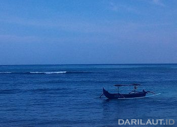 Jukung Digulung Ombak, Nelayan Badung Ditemukan Selamat