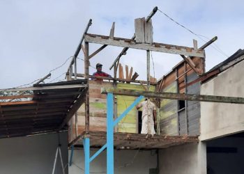 Puting Beliung Merusak 17 Rumah Warga di Singkawang