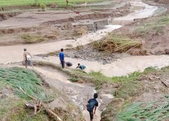 Dampak banjir di Kabupaten Mamasa, Sulawesi Barat, mengakibatkan akses jembatan Tombang Bye terputus dan beberapa titik saluran irigrasi rusak. FOTO: BPBD Mamasa/BNPB