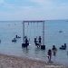 Wisatawan Lokal Memadati Pantai Botutonuo