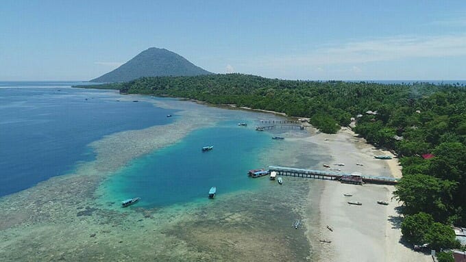 Pantai Liang, Pulau Bunaken dan Pulau Manado Tua. FOTO: ROGER LANTANG