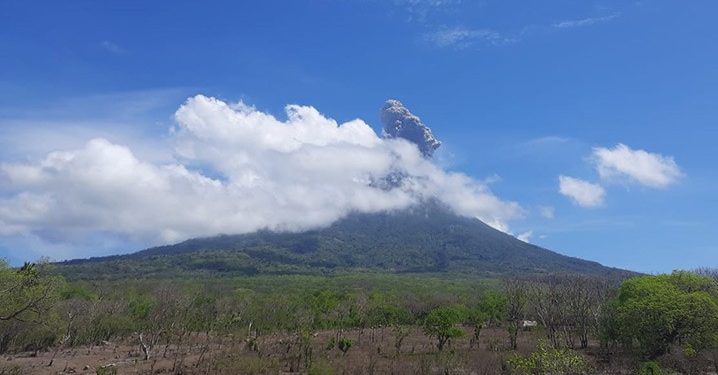 Gunung Ili Lewotolok Status Siaga