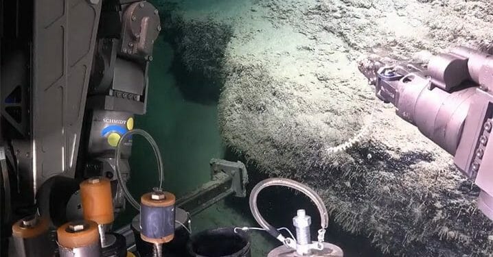 Temuan Baru di Ngarai Bawah Laut Great Barrier Reef Utara