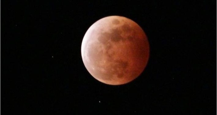 Malam Ini Puncak Gerhana Bulan Super