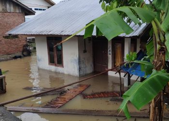Angin Kencang, Tanah Longsor dan Banjir Melanda Sejumlah Daerah