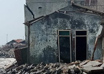 Abrasi di Karawang Merusak 177 Rumah