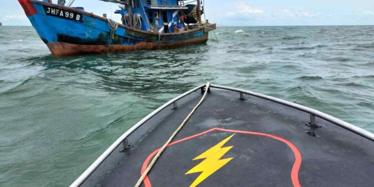 Kapal Ikan Malaysia Ditangkap di Karimun dan Selat Malaka