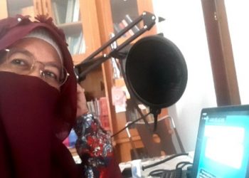 Rieny Sulistijowati Raih Guru Besar Pertama di FPIK UNG