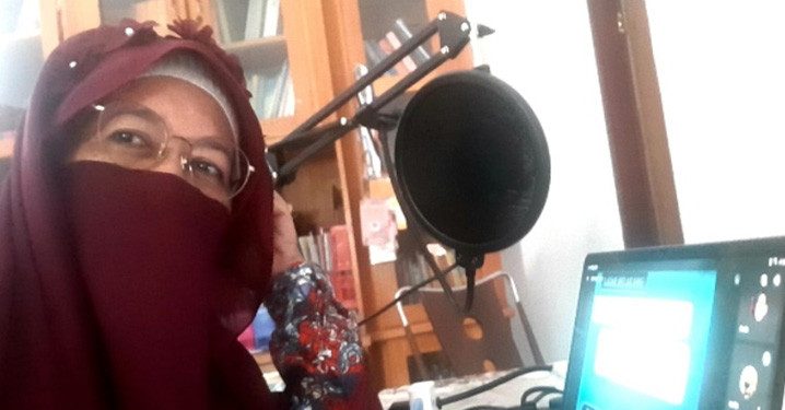 Rieny Sulistijowati Raih Guru Besar Pertama di FPIK UNG