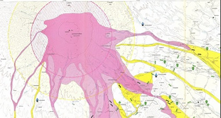 Peta Kawasan Rawan Bencana Gunung Semeru.  PVMBG