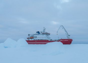Kapal penelitian SA Agulhas II, yang digunakan tim ekspedisi Endurance22 saat melakukan pencarian bangkai kapal Endurance di Laut Weddell Antartika. FOTO: ESTHER HORVATH/Falklands Maritime Heritage Trust
