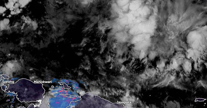 Bibit Siklon Tropis 99W Berkembang di Dekat Papua