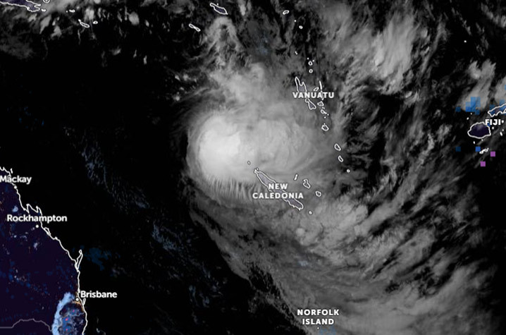 Siklon tropis Fili di barat laut Kaledonia Baru. GAMBAR: ZOOM EARTH