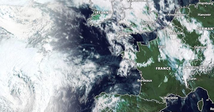 Gelombang Panas dan Badai Petir Melanda Eropa Barat