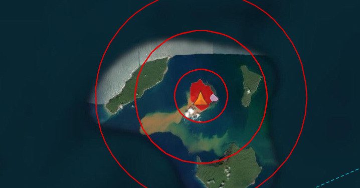 Malam Takbiran, Gunung Anak Krakatau Tertutup Kabut