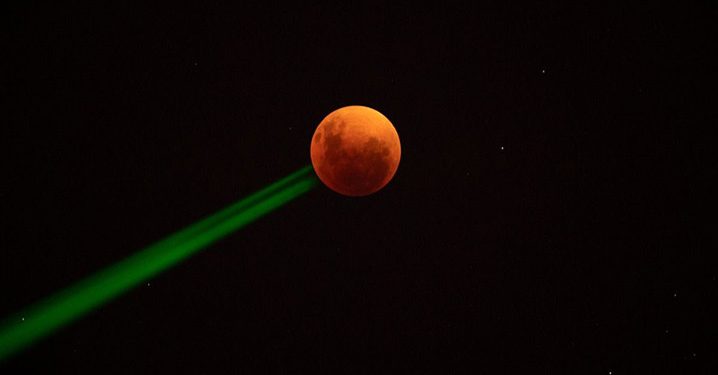 Bulan Darah Terlihat Saat Peristiwa Gerhana