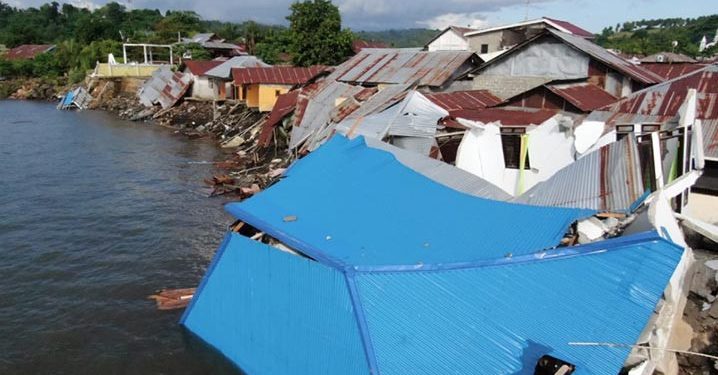 Abrasi Menggerus Pantai Minahasa Selatan