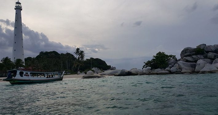 Berusia 140 Tahun, Menara Suar Pulau Lengkuas Berfungsi dengan Baik