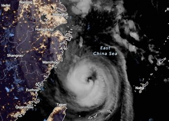 Topan Muifa dengan nama Filipina “Inday” diprediksi akan mendarat di pesisir Cina Timur, Rabu (14/9). GAMBAR: ZOOM.EARTH