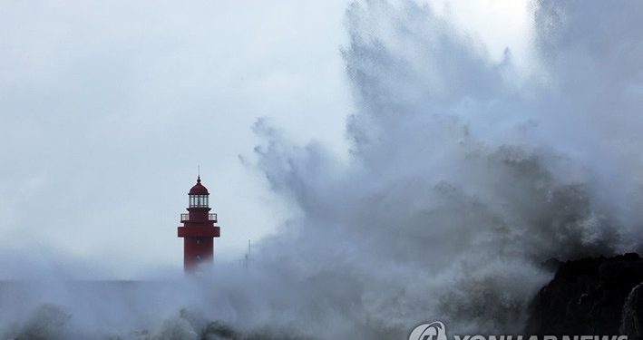 Cuaca Buruk Menyelimuti Korea Selatan, Jepang dan China Karena Topan Hinnamnor