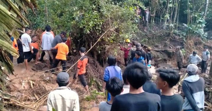 Tanah Longsor dan Banjir Terjadi di Sejumlah Wilayah Indonesia