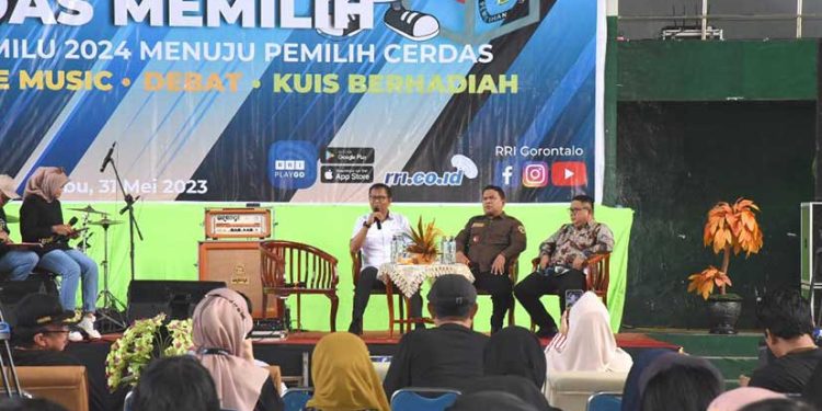 Ratusan Mahasiswa UNG Antusias Mengikuti Gerakan Cerdas Memilih