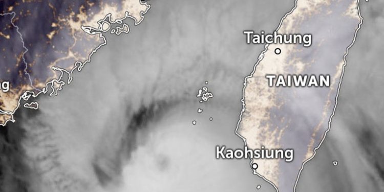 Berada di Selat Taiwan, Topan Super Doksuri Mendarat Pagi ini di Fujian